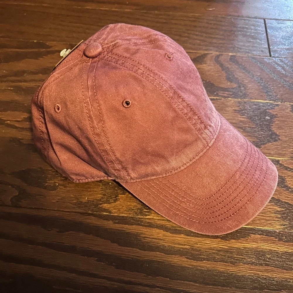 Brandy Melville baseball hat